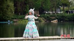 广西资源苗家阿妹“山歌”“带货”“春江水”